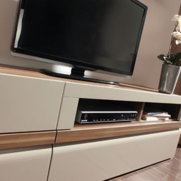 Dnevna soba Prizma omarica za TV