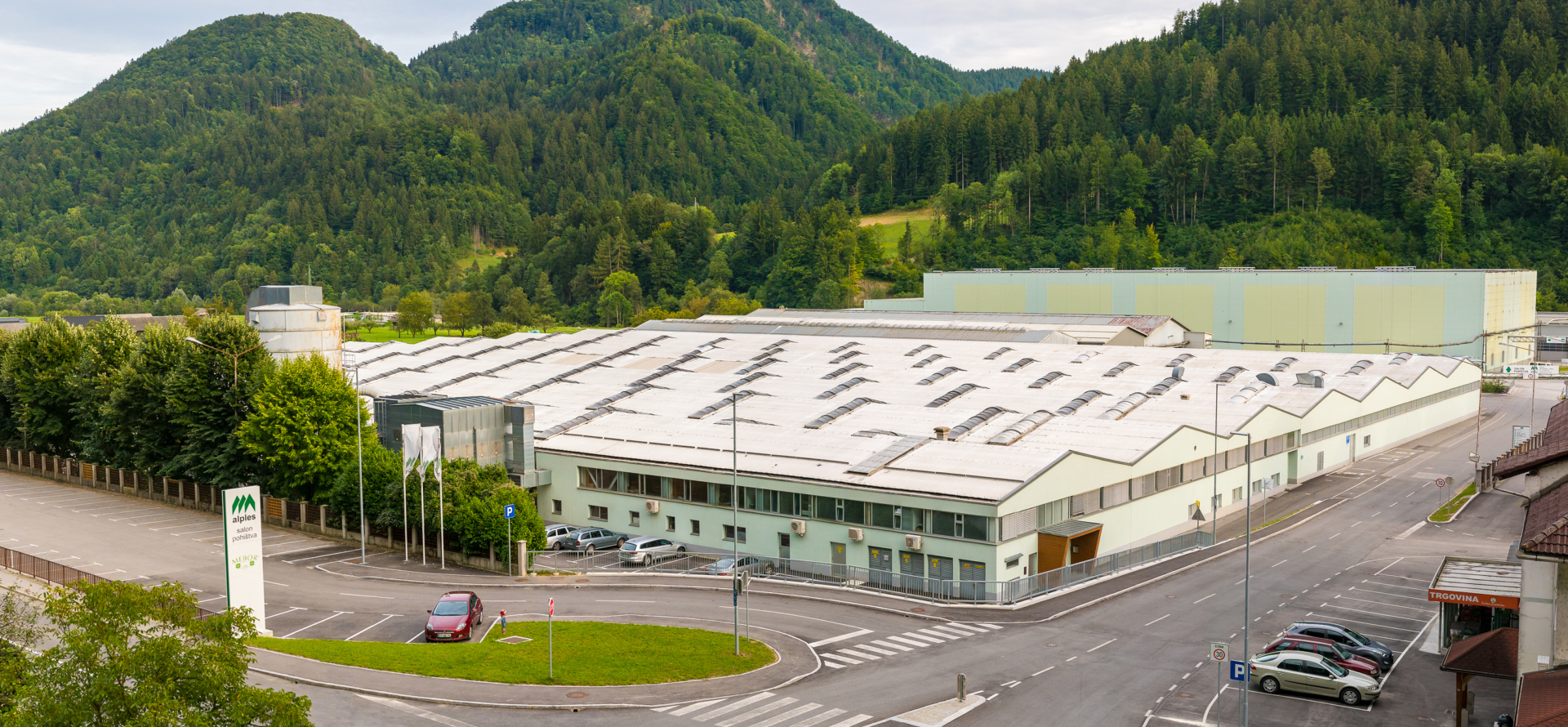 Fotografija s spletne strani Alples, Industrija Pohištva, D.d, Železniki