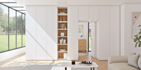Built-in wardrobe with classic doors, perfectly adapted to a space with a passageway.